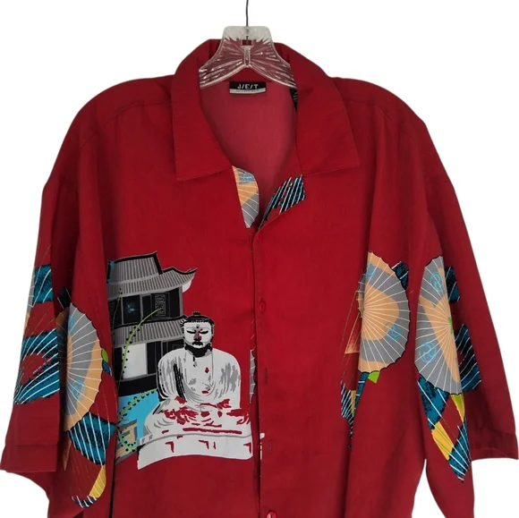 Men's Red Short-Sleeve Button-Down Shirt with Asian Motif - Picture 3 of 6